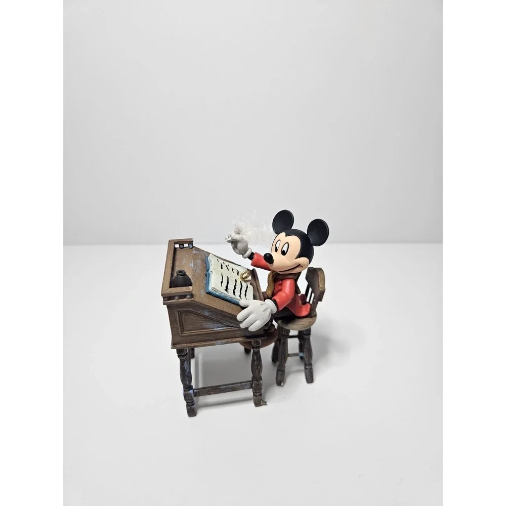 2009 Hallmark Mickey as Bob Cratchit Ornament 1st in Series Mickey's Christmas